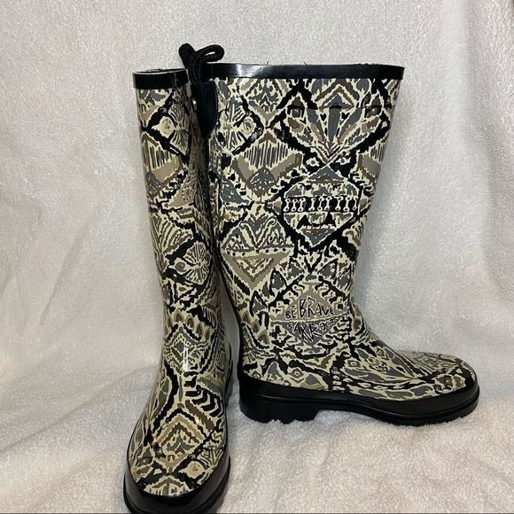 sak rain boots